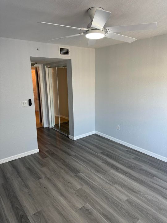 Active With Contract: $2,200 (2 beds, 2 baths, 1075 Square Feet)