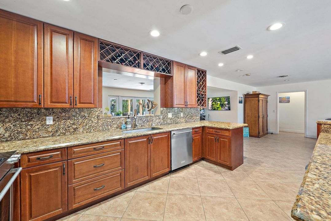 For Rent: $10,000 (3 beds, 2 baths, 1908 Square Feet)