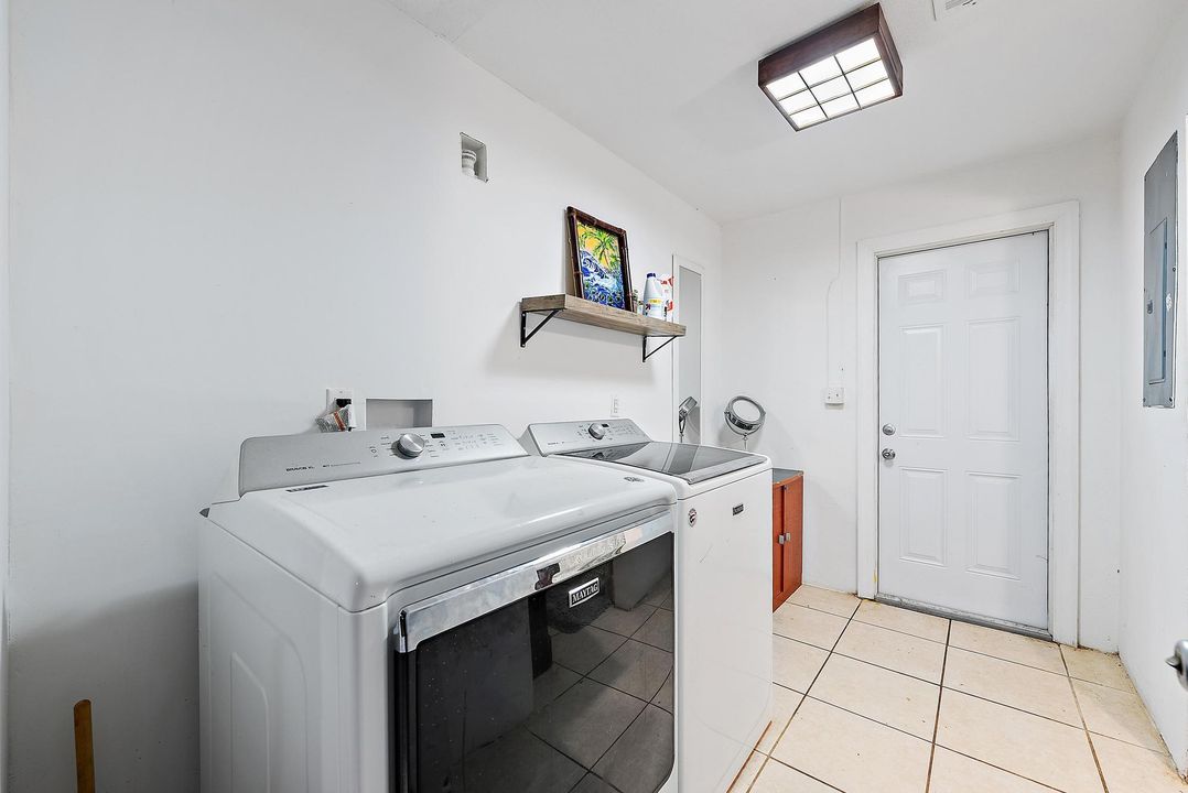 For Rent: $10,000 (3 beds, 2 baths, 1908 Square Feet)