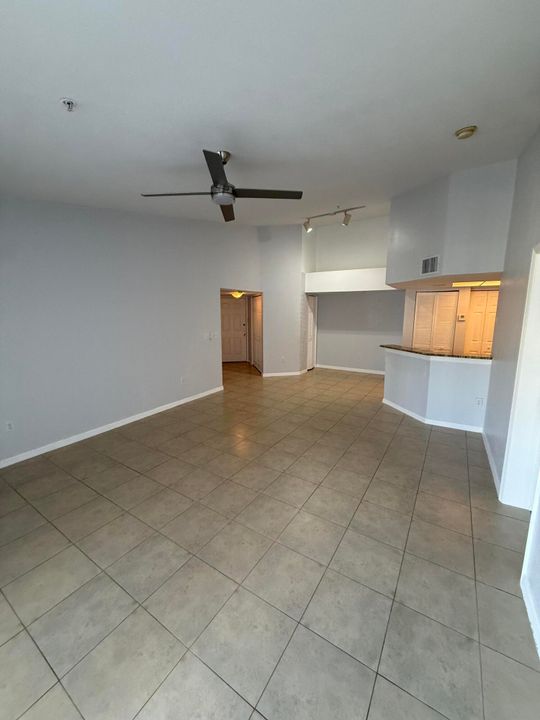 Active With Contract: $2,200 (2 beds, 2 baths, 1075 Square Feet)
