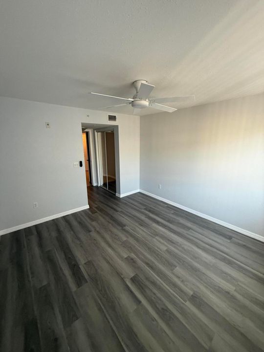 Active With Contract: $2,200 (2 beds, 2 baths, 1075 Square Feet)