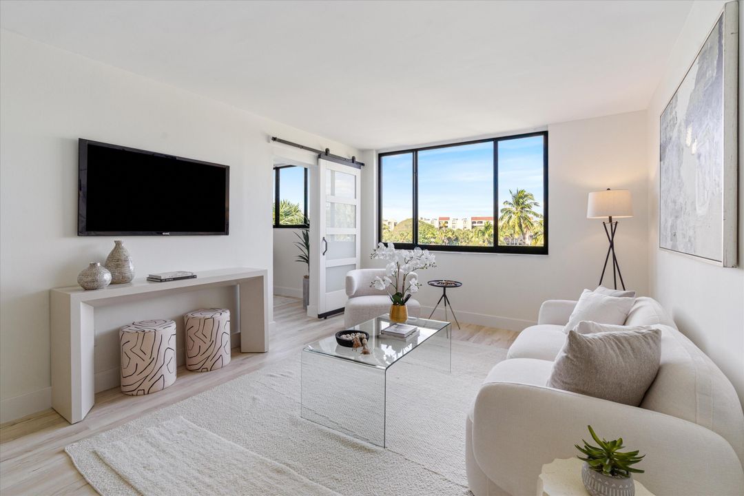 For Sale: $385,000 (2 beds, 2 baths, 1175 Square Feet)