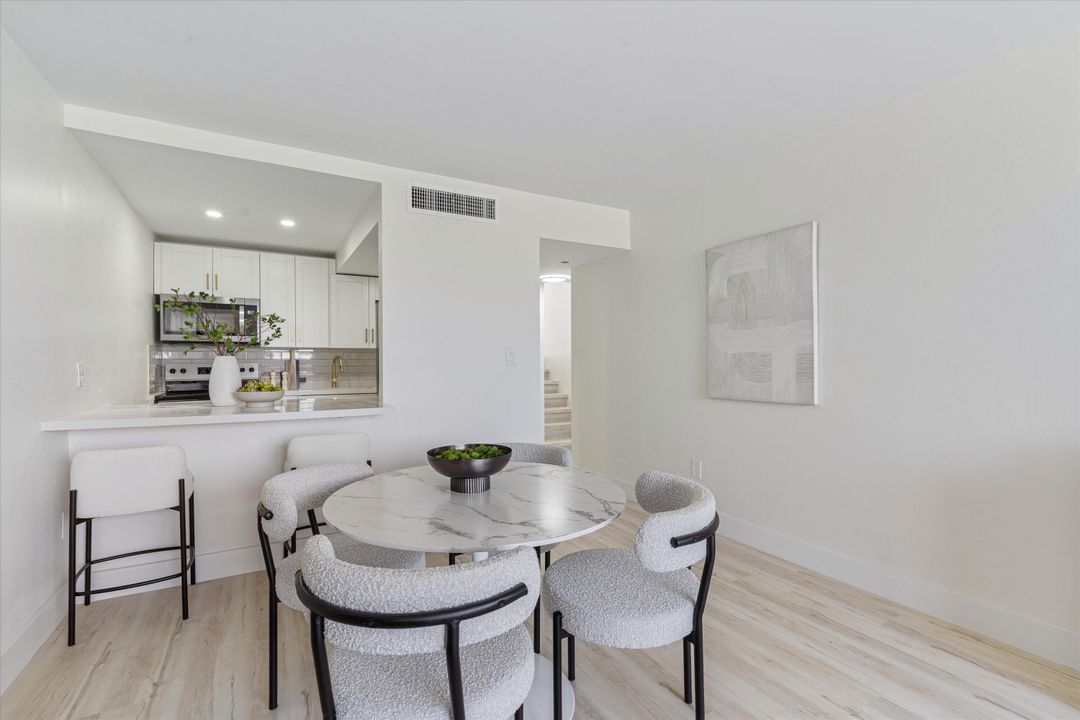 For Sale: $385,000 (2 beds, 2 baths, 1175 Square Feet)