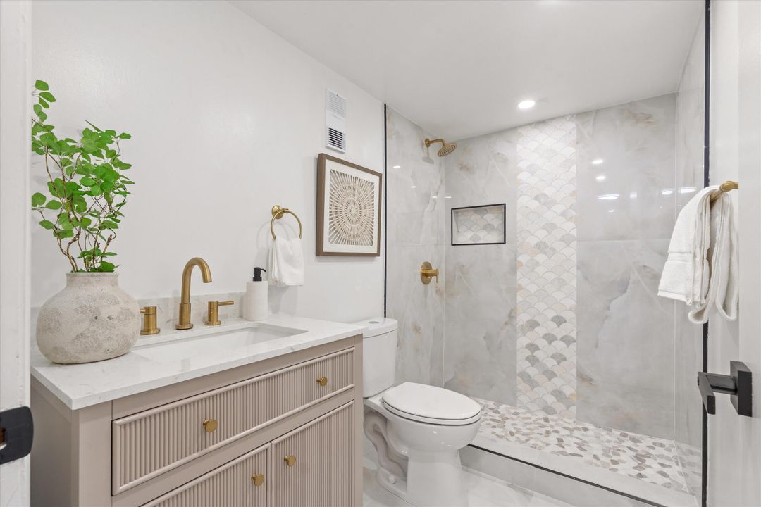 For Sale: $385,000 (2 beds, 2 baths, 1175 Square Feet)