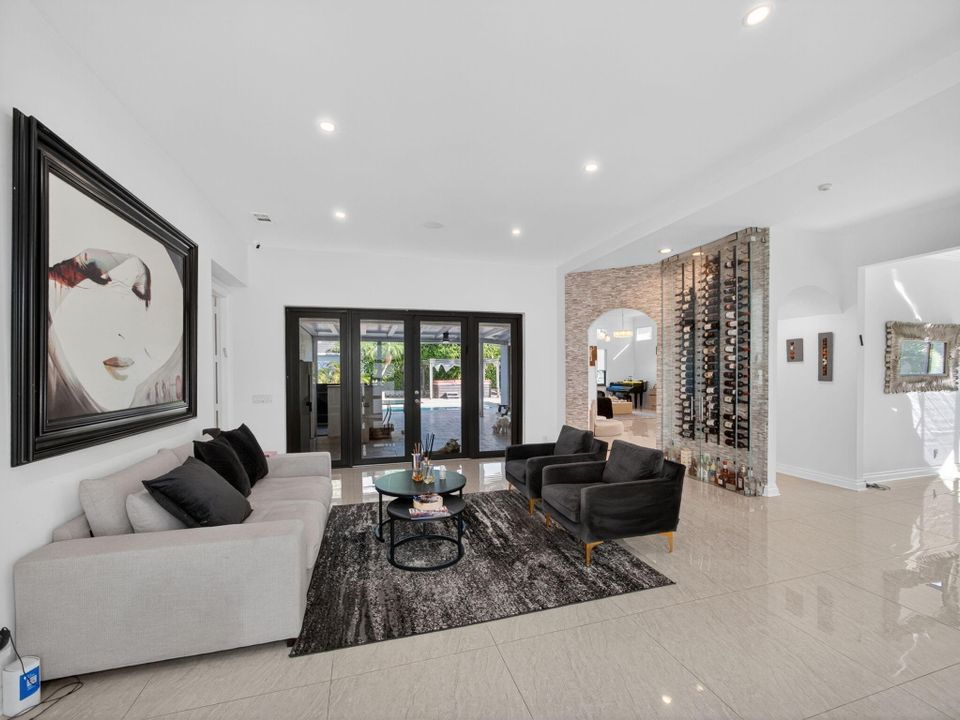 For Sale: $2,500,000 (5 beds, 4 baths, 3266 Square Feet)