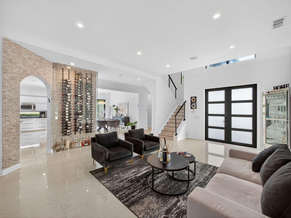 For Sale: $2,500,000 (5 beds, 4 baths, 3266 Square Feet)