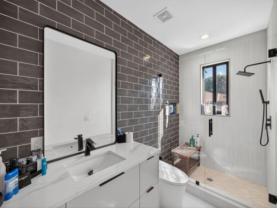 For Sale: $2,500,000 (5 beds, 4 baths, 3266 Square Feet)