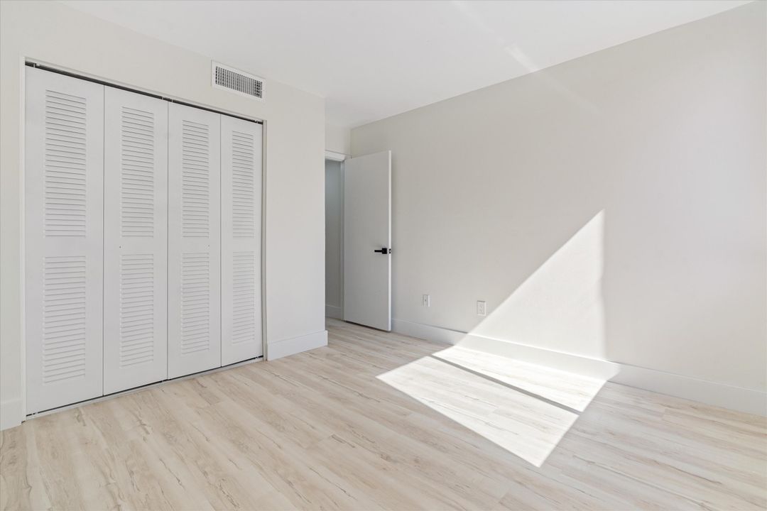 For Sale: $385,000 (2 beds, 2 baths, 1175 Square Feet)