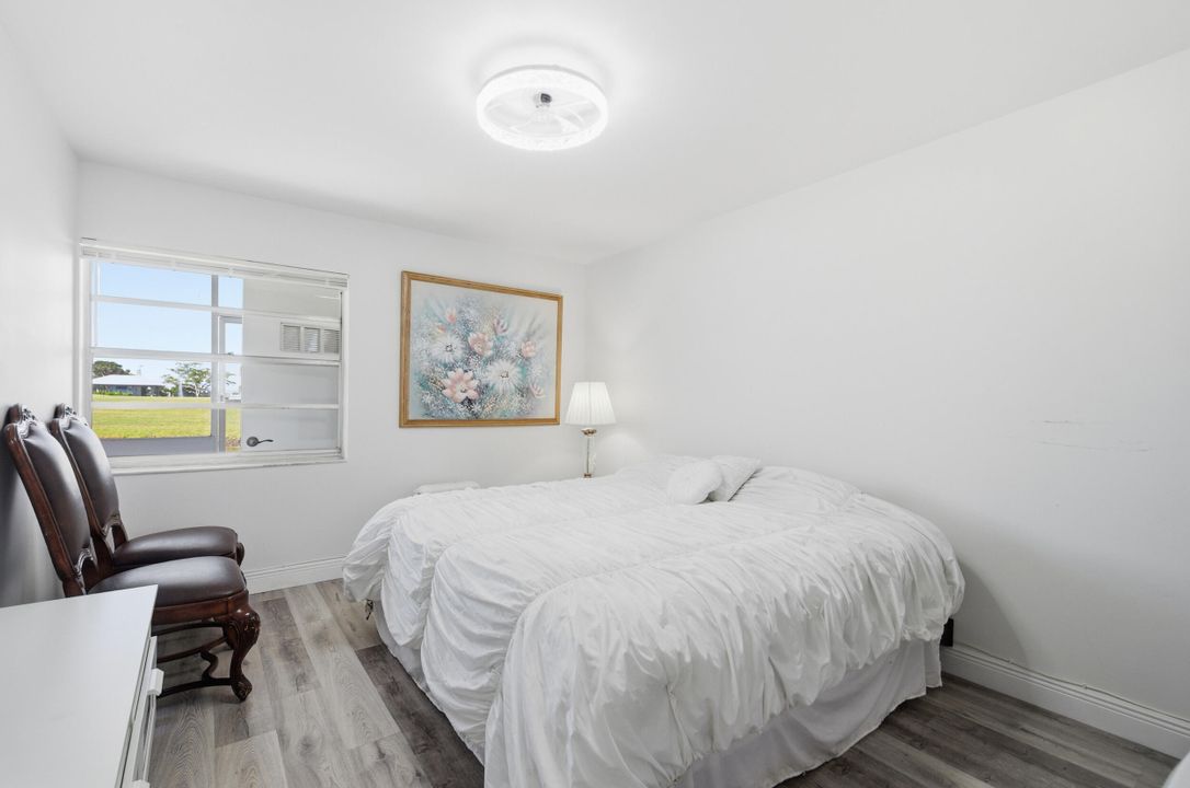 For Sale: $175,000 (2 beds, 2 baths, 902 Square Feet)