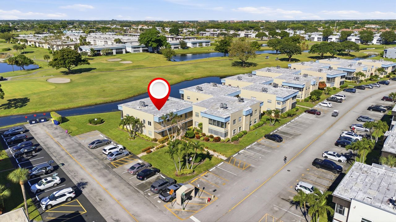 For Sale: $175,000 (2 beds, 2 baths, 902 Square Feet)