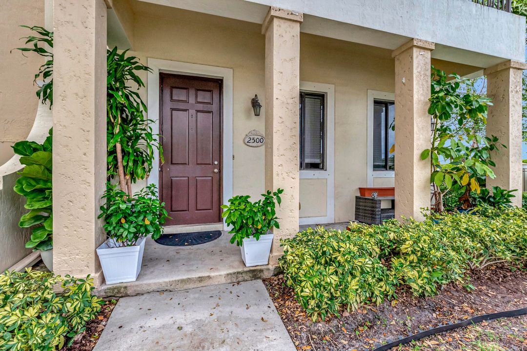 Active With Contract: $2,750 (3 beds, 2 baths, 1624 Square Feet)