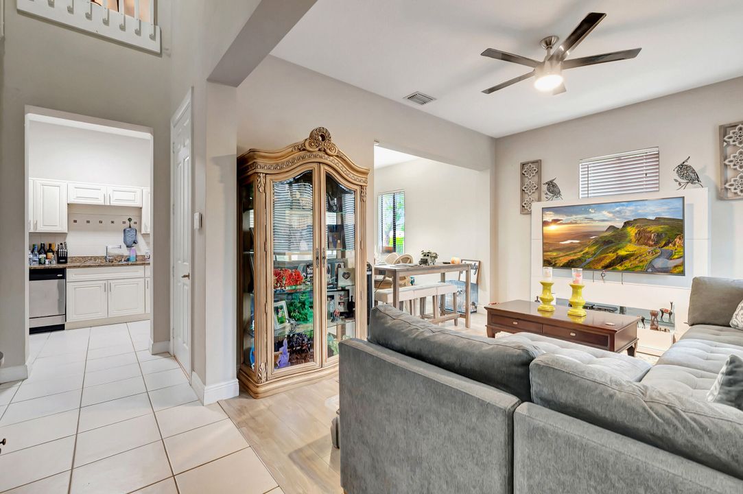 Active With Contract: $2,750 (3 beds, 2 baths, 1624 Square Feet)