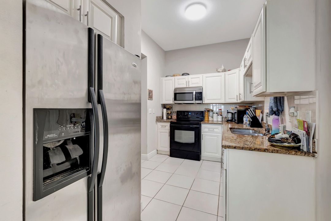 Active With Contract: $2,750 (3 beds, 2 baths, 1624 Square Feet)