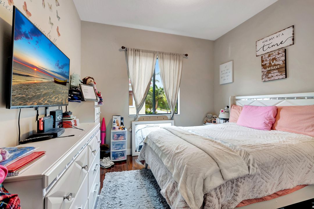 Active With Contract: $2,750 (3 beds, 2 baths, 1624 Square Feet)