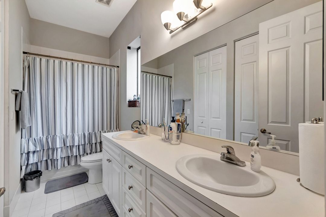 Active With Contract: $2,750 (3 beds, 2 baths, 1624 Square Feet)