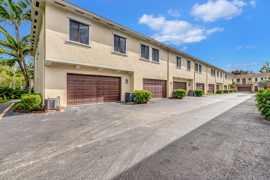 Active With Contract: $2,750 (3 beds, 2 baths, 1624 Square Feet)