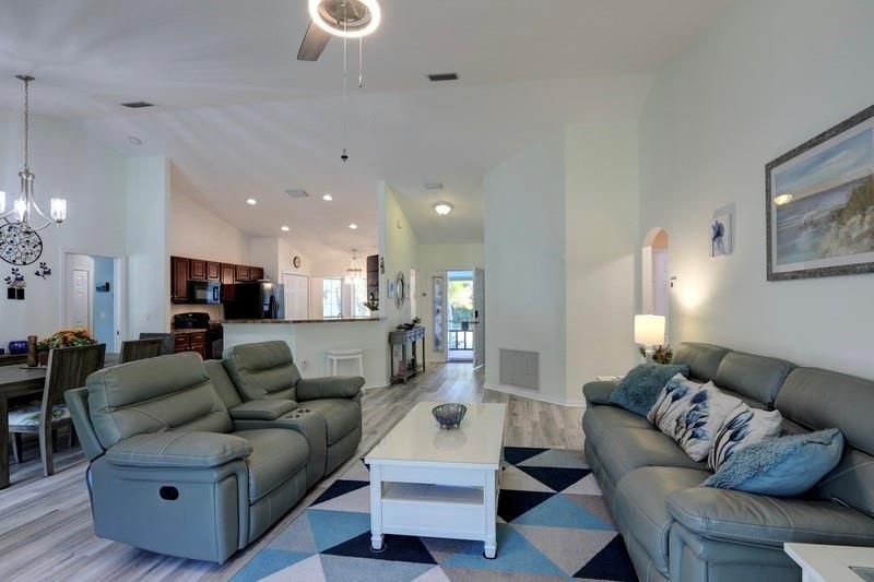 Active With Contract: $425,000 (3 beds, 2 baths, 1837 Square Feet)