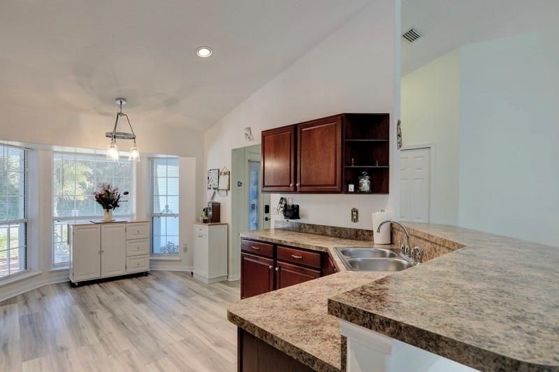 Active With Contract: $425,000 (3 beds, 2 baths, 1837 Square Feet)