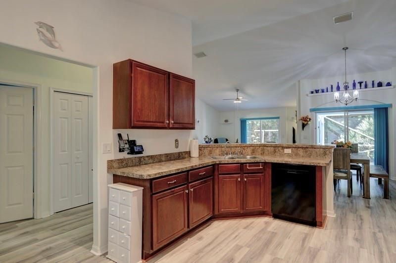 Active With Contract: $425,000 (3 beds, 2 baths, 1837 Square Feet)