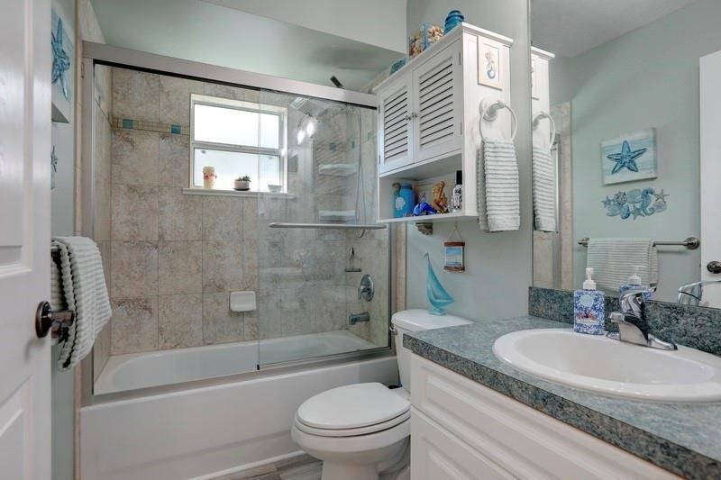 Active With Contract: $425,000 (3 beds, 2 baths, 1837 Square Feet)