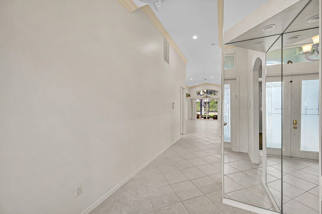 For Sale: $449,000 (3 beds, 2 baths, 1904 Square Feet)