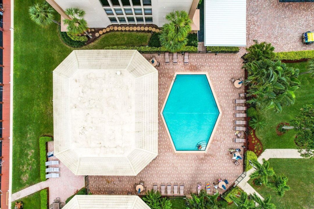 For Rent: $3,650 (2 beds, 2 baths, 1233 Square Feet)