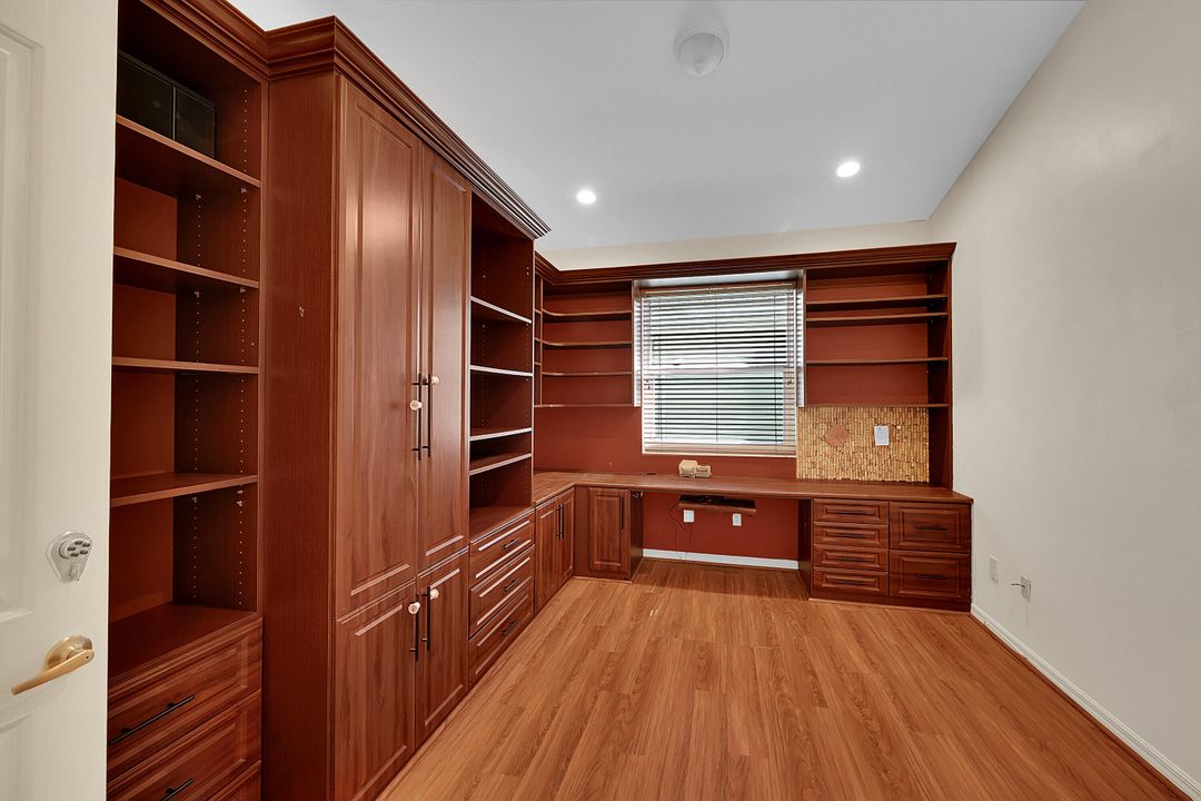 For Sale: $449,000 (3 beds, 2 baths, 1904 Square Feet)