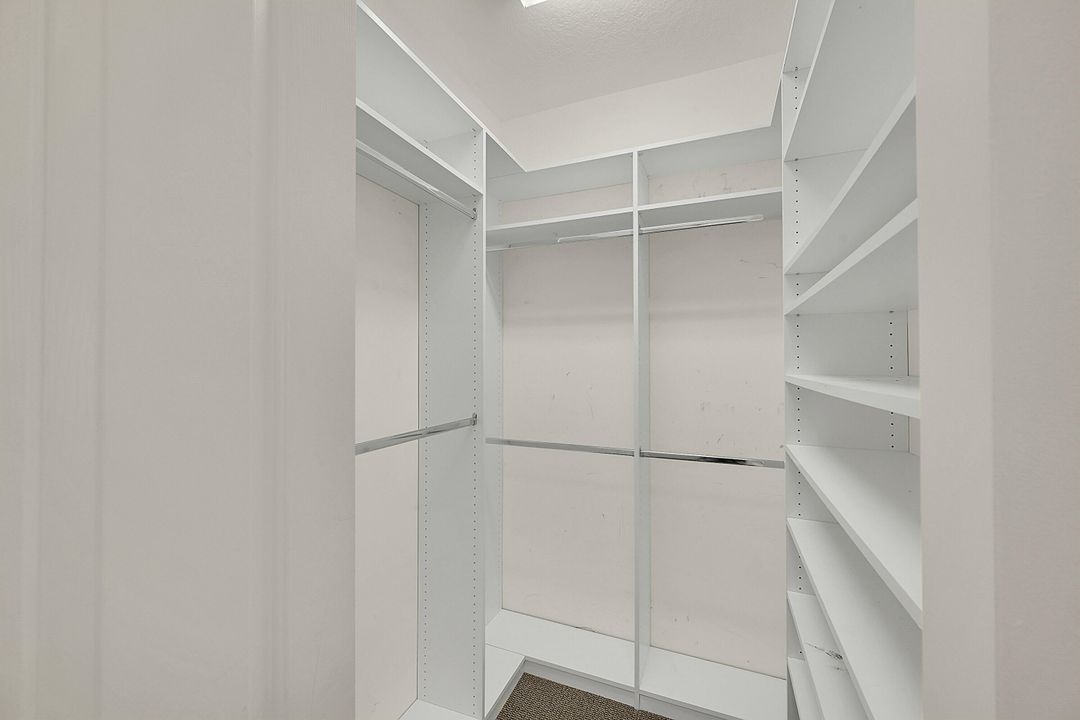 For Sale: $449,000 (3 beds, 2 baths, 1904 Square Feet)