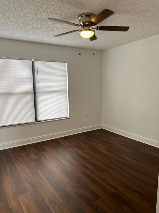 В аренду: $1,920 (2 спален, 2 ванн, 900 Квадратных фут)