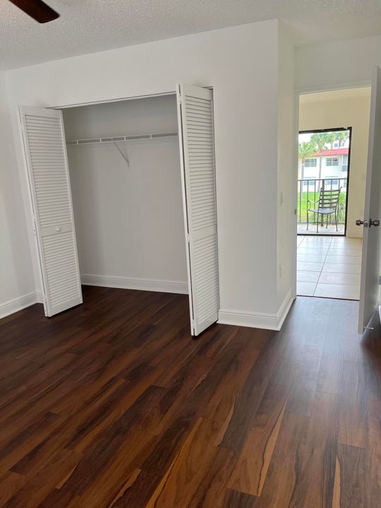 В аренду: $1,920 (2 спален, 2 ванн, 900 Квадратных фут)