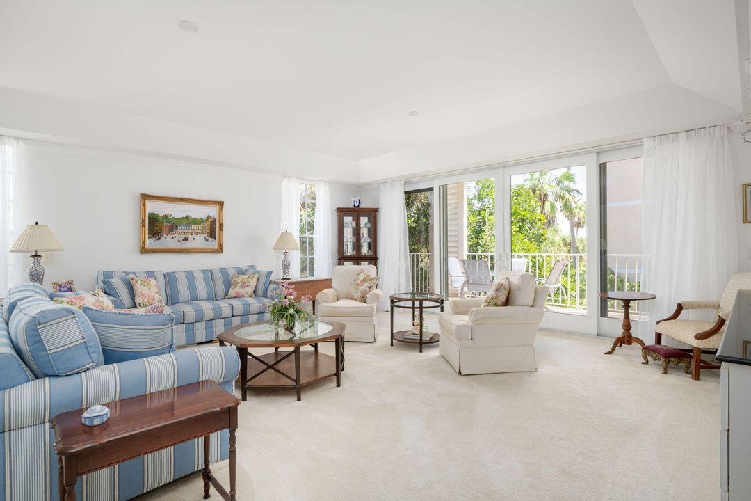 En Venta: $1,100,000 (3 camas, 2 baños, 2684 Pies cuadrados)