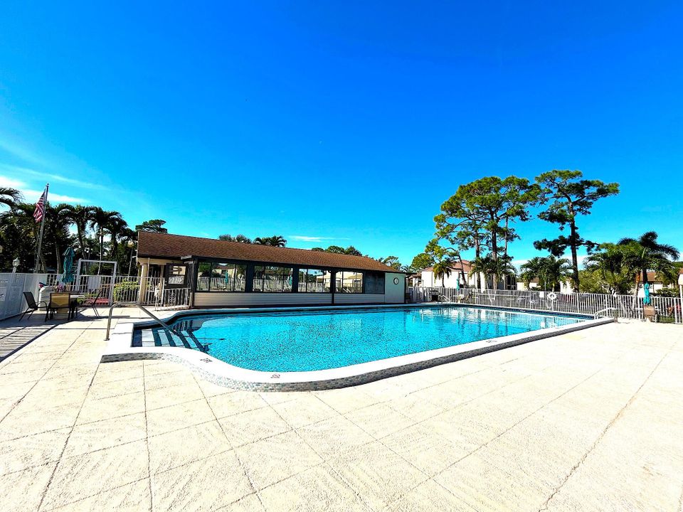 На продажу: $174,900 (2 спален, 2 ванн, 937 Квадратных фут)