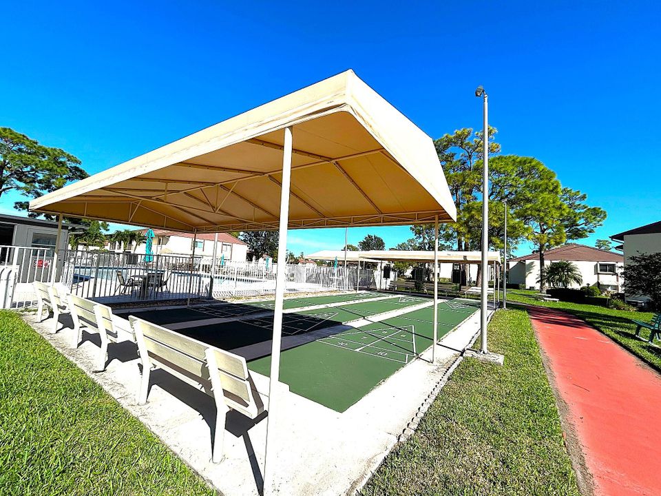 На продажу: $174,900 (2 спален, 2 ванн, 937 Квадратных фут)