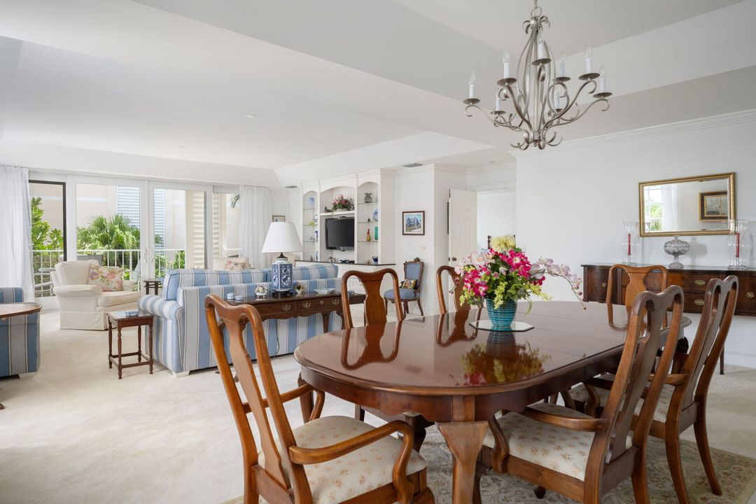 En Venta: $1,100,000 (3 camas, 2 baños, 2684 Pies cuadrados)