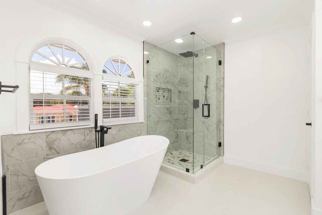 En Venta: $4,800,000 (5 camas, 5 baños, 3962 Pies cuadrados)