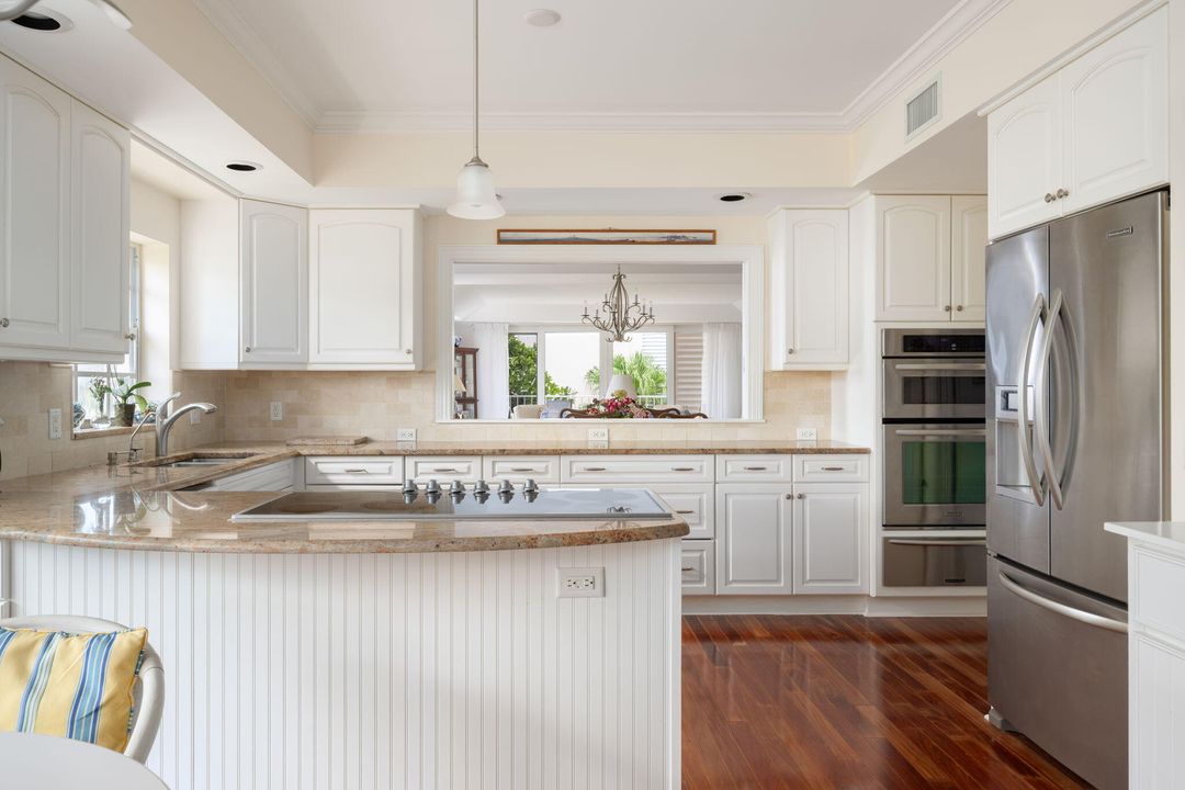 En Venta: $1,100,000 (3 camas, 2 baños, 2684 Pies cuadrados)