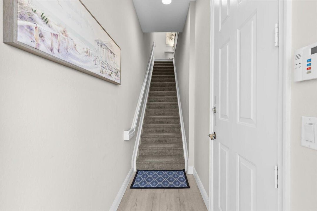 For Sale: $280,000 (2 beds, 2 baths, 1209 Square Feet)