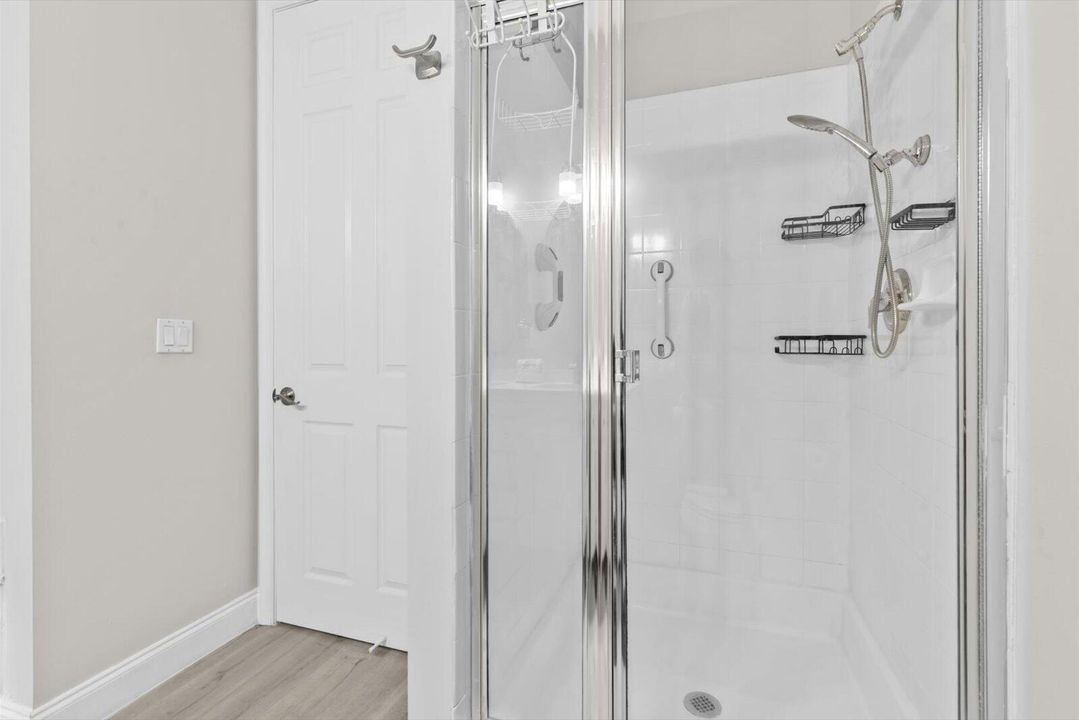 For Sale: $280,000 (2 beds, 2 baths, 1209 Square Feet)