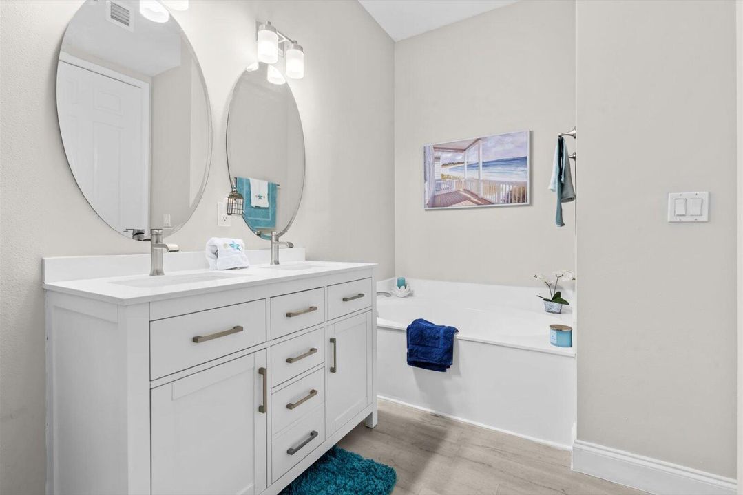 For Sale: $280,000 (2 beds, 2 baths, 1209 Square Feet)