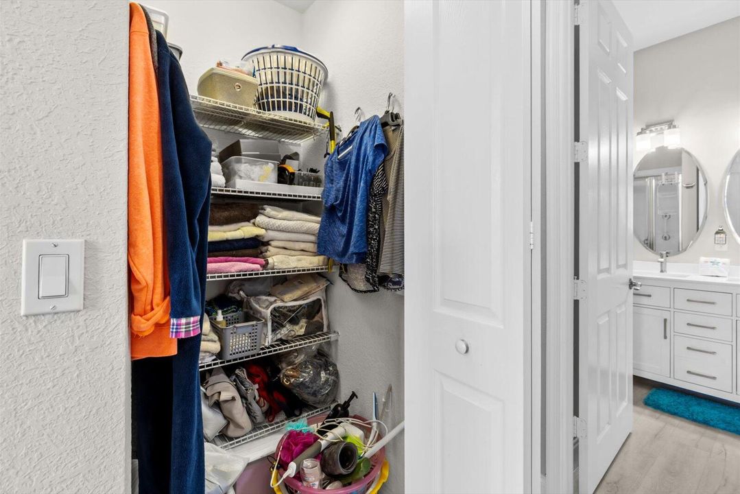 For Sale: $280,000 (2 beds, 2 baths, 1209 Square Feet)