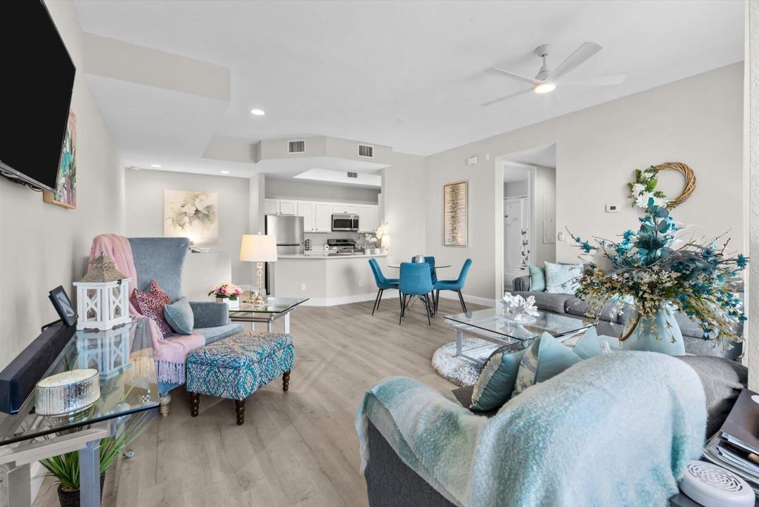 For Sale: $280,000 (2 beds, 2 baths, 1209 Square Feet)