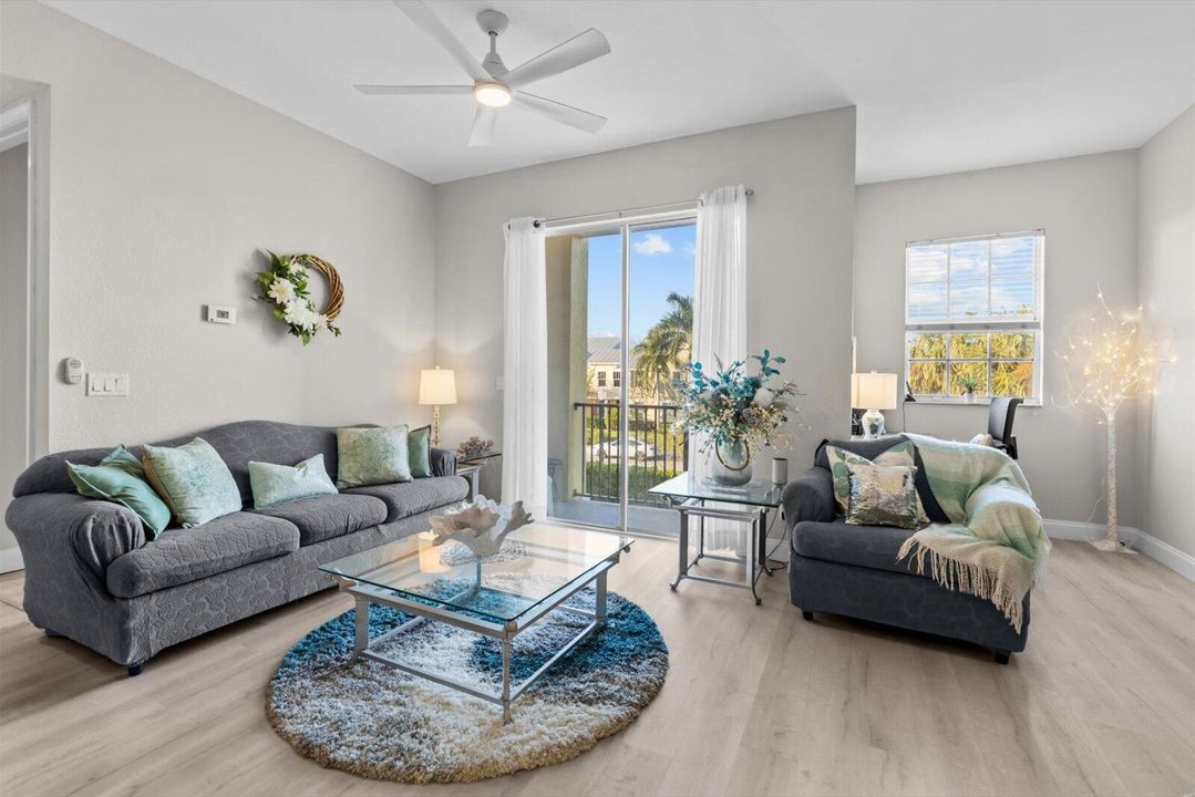 For Sale: $280,000 (2 beds, 2 baths, 1209 Square Feet)