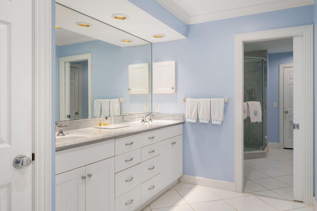 En Venta: $1,100,000 (3 camas, 2 baños, 2684 Pies cuadrados)