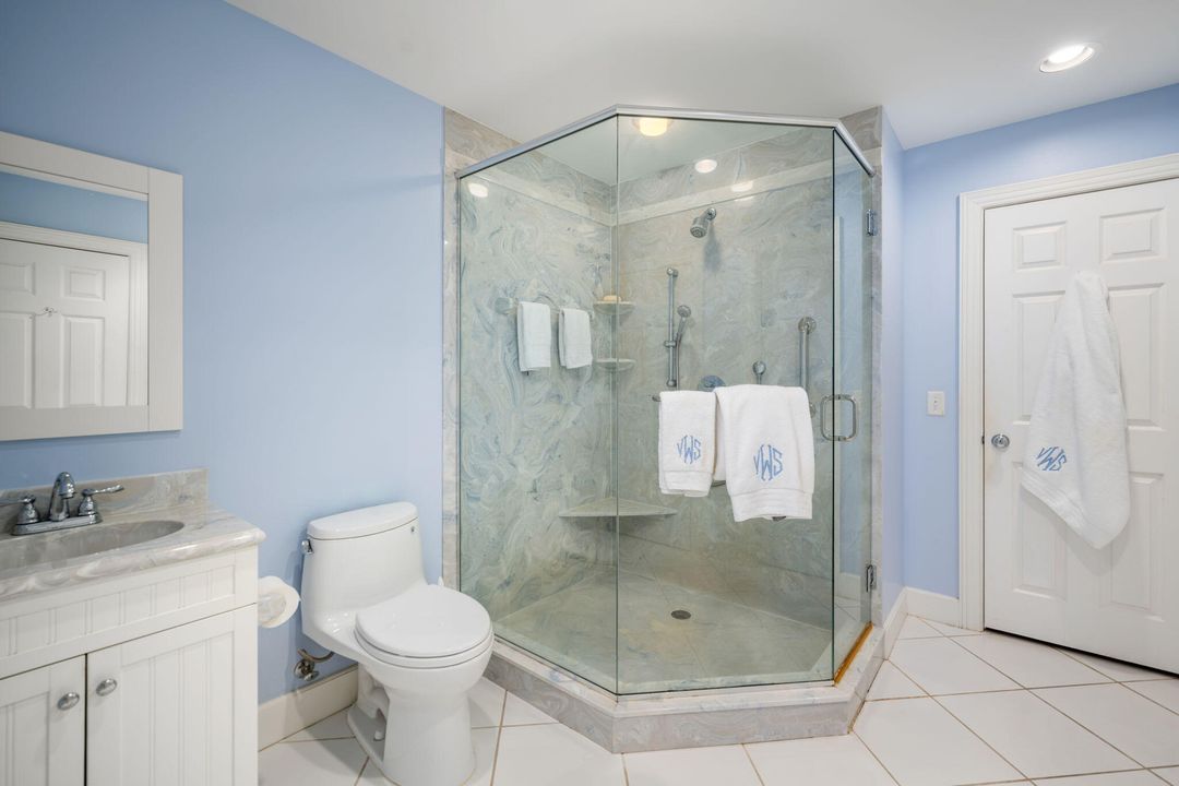 En Venta: $1,100,000 (3 camas, 2 baños, 2684 Pies cuadrados)