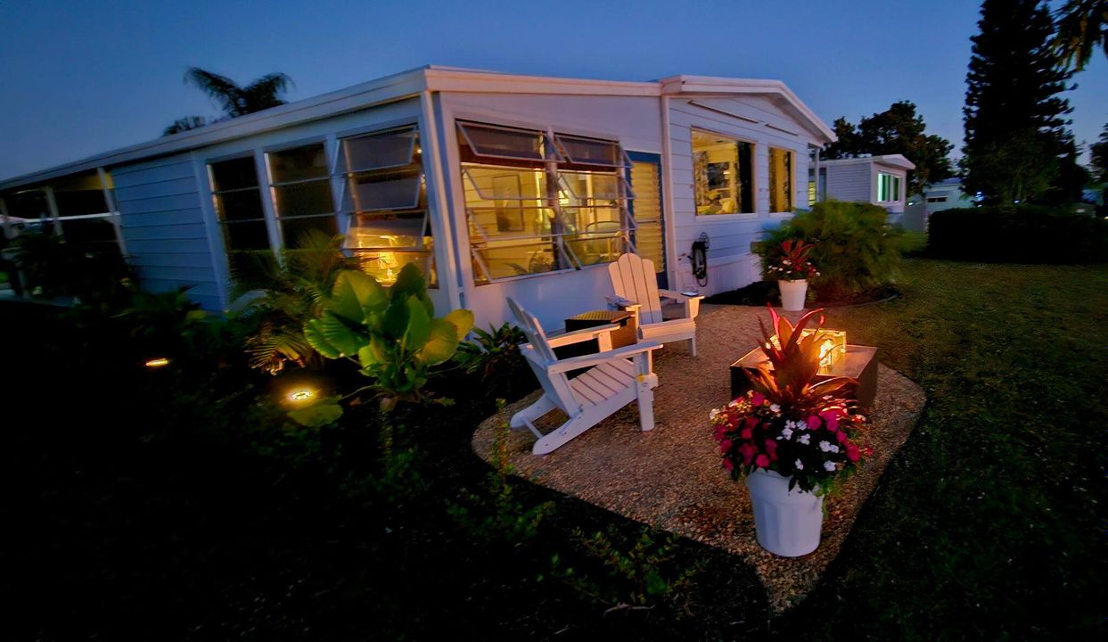 For Sale: $159,000 (2 beds, 2 baths, 1400 Square Feet)