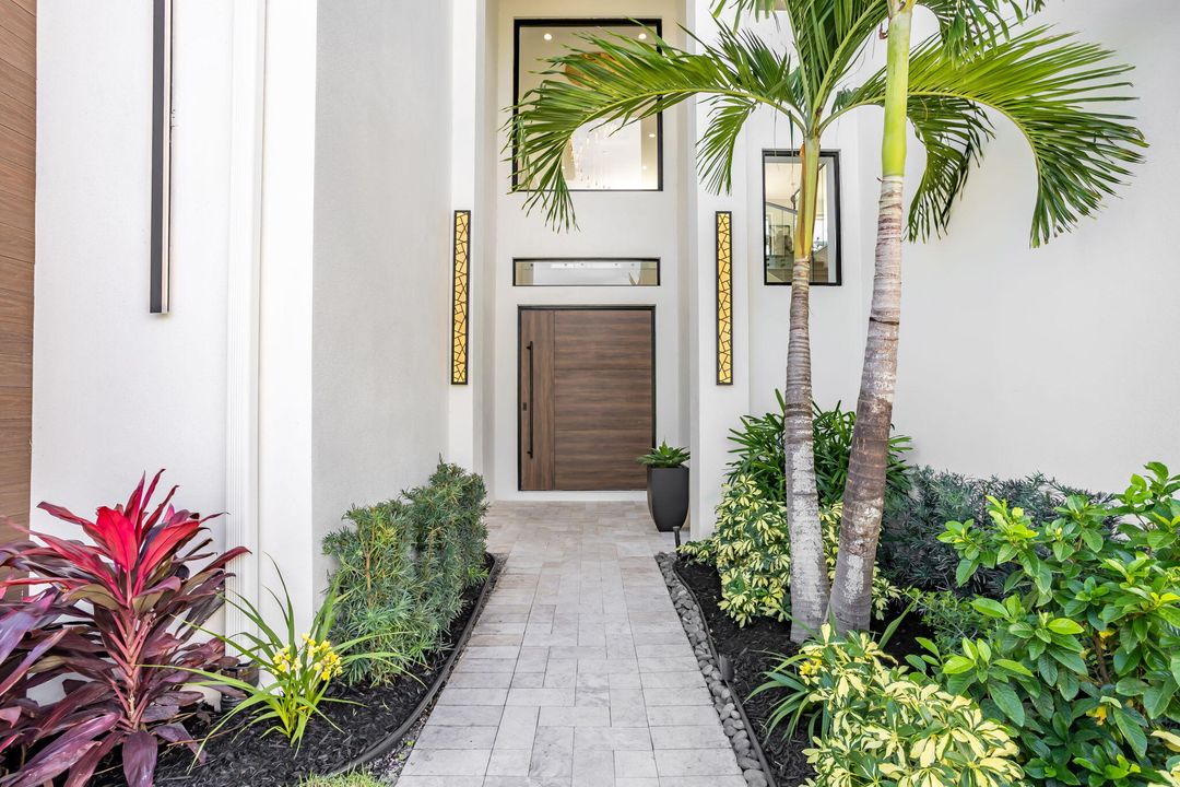 For Sale: $6,999,000 (5 beds, 6 baths, 5000 Square Feet)