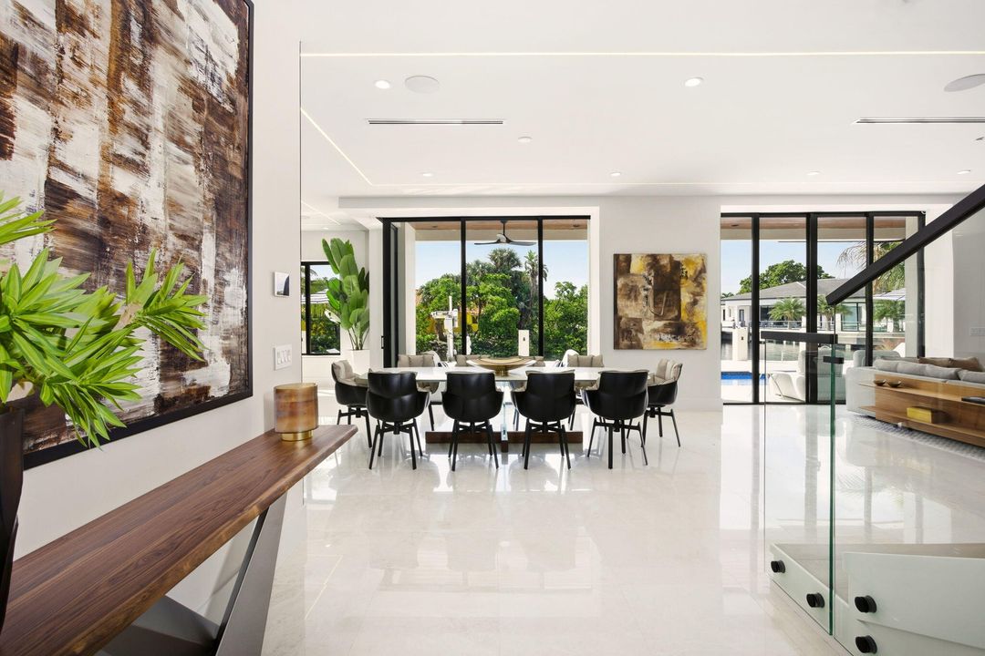 For Sale: $6,999,000 (5 beds, 6 baths, 5000 Square Feet)