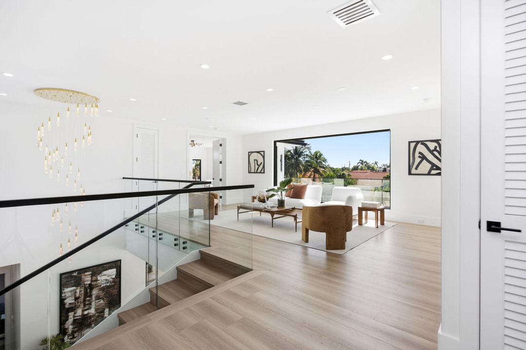 For Sale: $6,999,000 (5 beds, 6 baths, 5000 Square Feet)