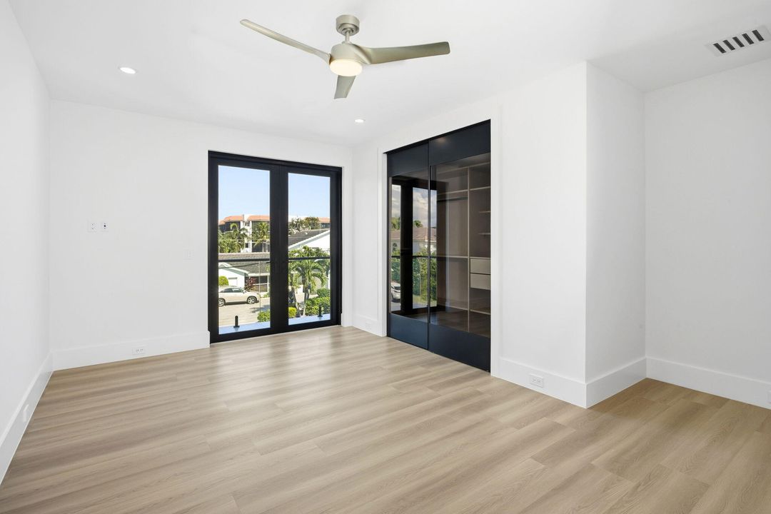 For Sale: $6,999,000 (5 beds, 6 baths, 5000 Square Feet)