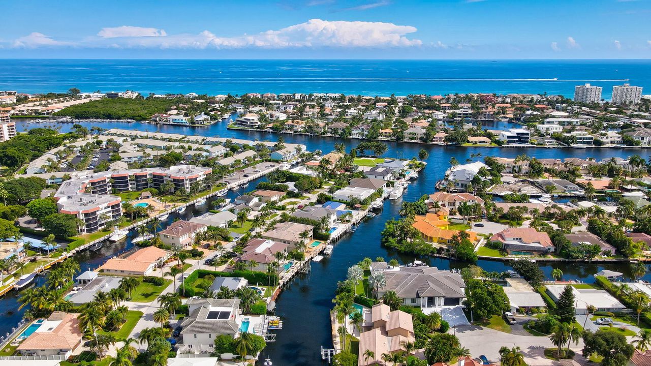 For Sale: $6,999,000 (5 beds, 6 baths, 5000 Square Feet)